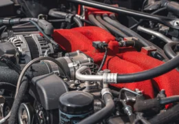 فحص بوابة الهواء والثروتل عند ارتفاع RPM في السيارة